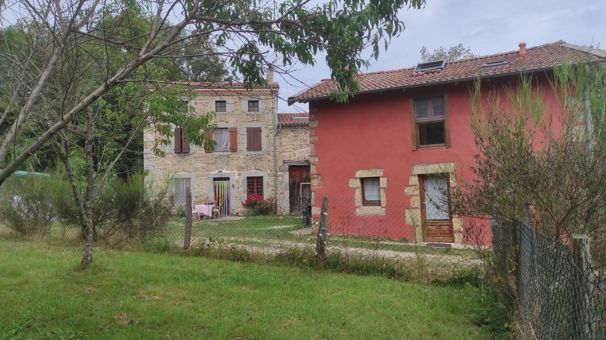 Bertignat Gite La Roche מראה חיצוני תמונה